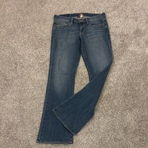 Stylish Lucky Brand Women's Straight Leg Jeans